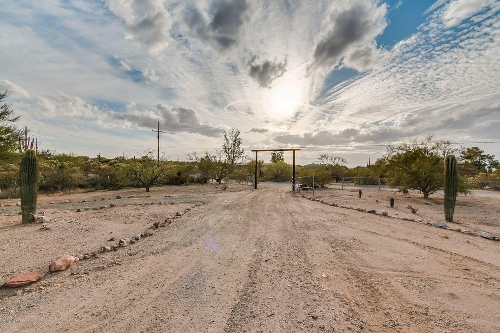 N Lydia Ave_1_drive