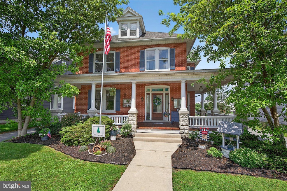 1039 E Main St, New Holland, PA 17557 - photo 1