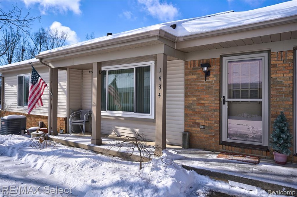 1434 Leisure Dr 02.jpg