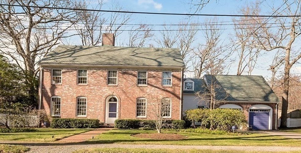 7 Cedar Rd, Chestnut Hill, MA 02467 - photo 1