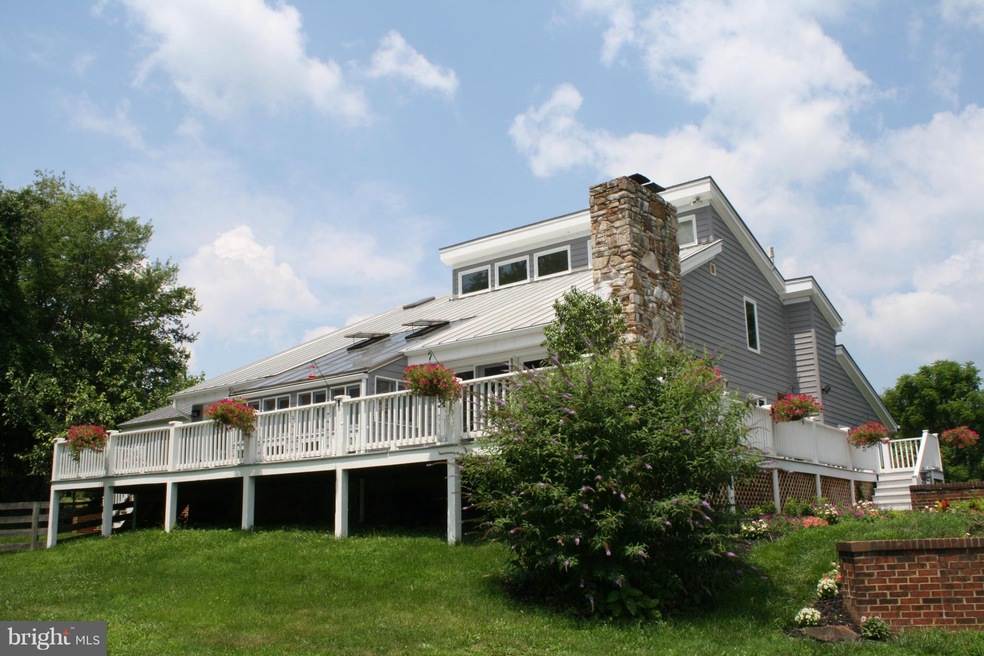 20169 Woodtrail Rd, Round Hill, VA 20141 - photo 1