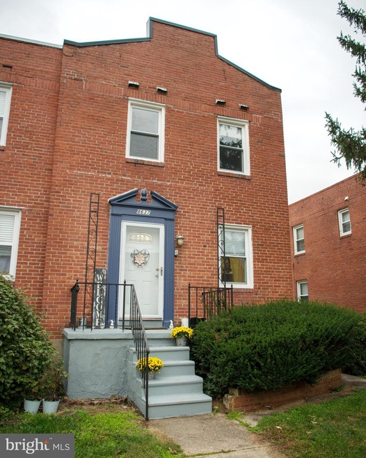 8637 Oak Rd, Parkville, MD 21234 - photo 1