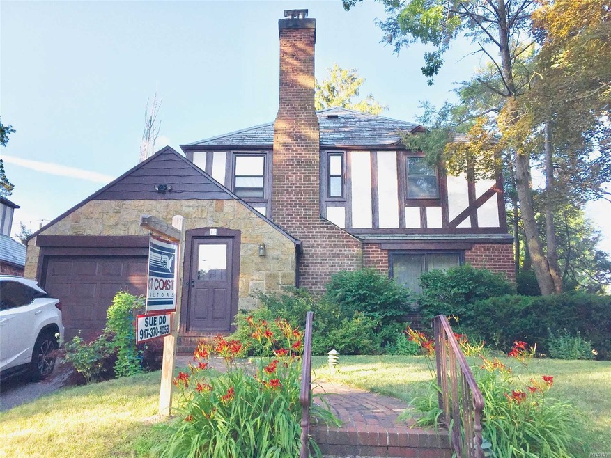 15 Woodland Rd, Valley Stream, NY 11581 - photo 1