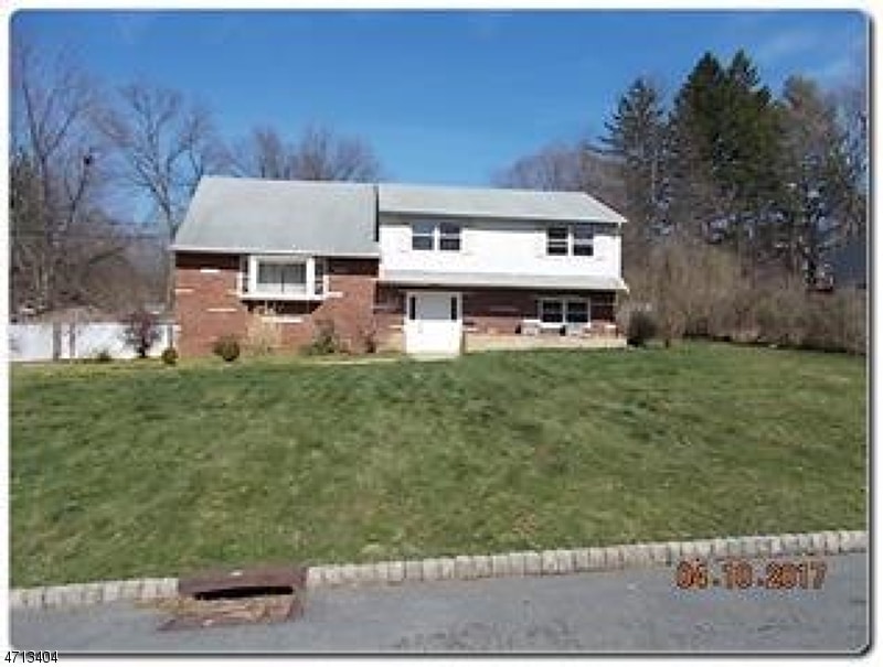 22 Sycamore Terrace, Livingston, NJ 07039 - photo 1