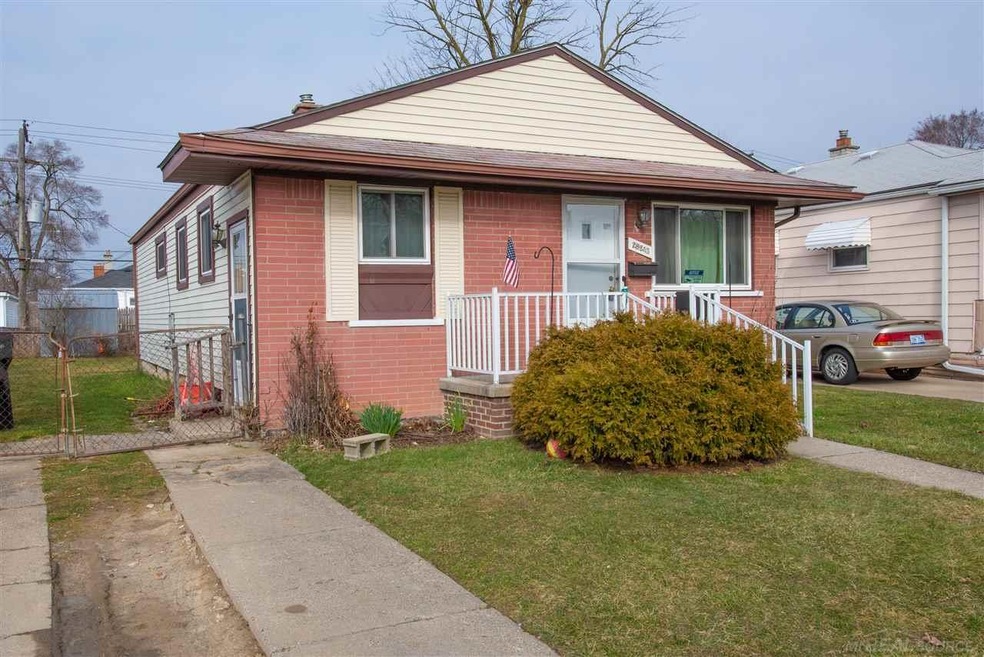 26243 Belanger St, Roseville, MI 48066 - photo 1