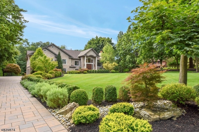 771 Colonial Rd, Franklin Lakes, NJ 07417 - photo 1