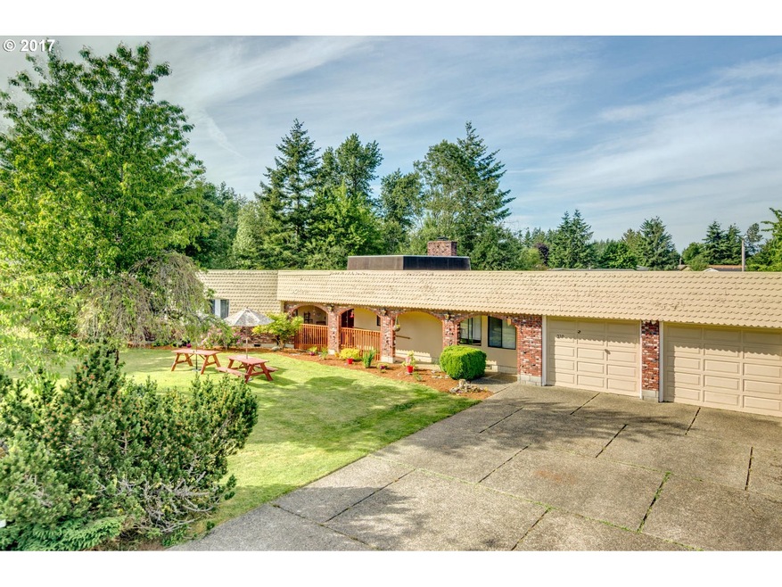 210 W Washington St, Chehalis, WA 98532 - photo 1