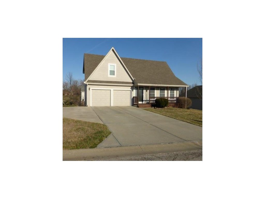 Front of House with 3 car driveway!