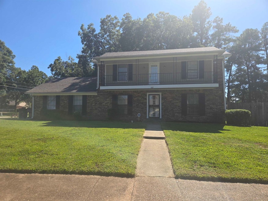 Pending $225,000 • Co-Listing Agent