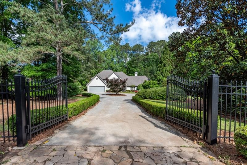 Welcome to 4623 Columns Drive!