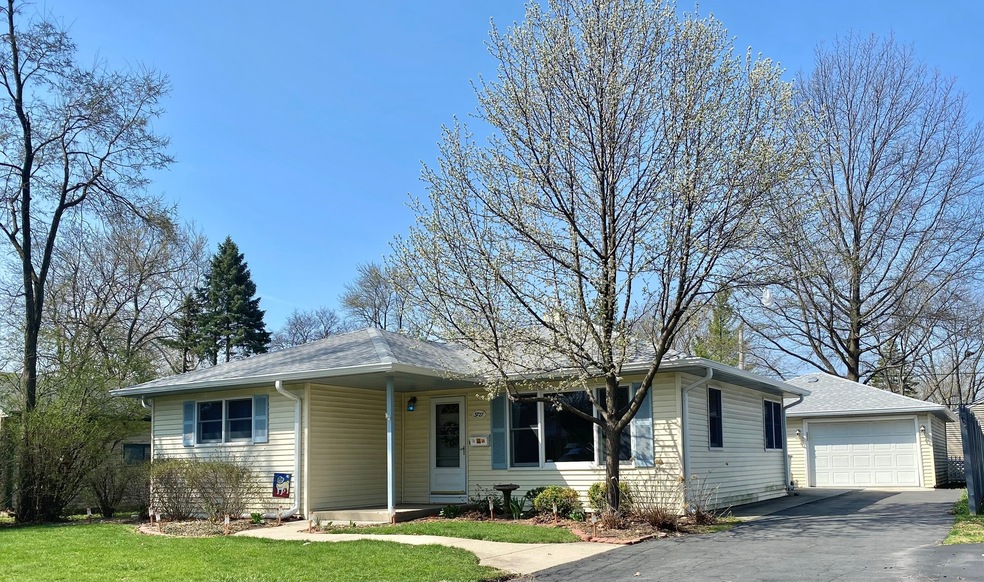 3727 Oriole Ln, Rolling Meadows, IL 60008 - photo 1