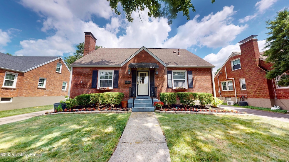 4502 Blenheim Rd, Louisville, KY 40207 - photo 1