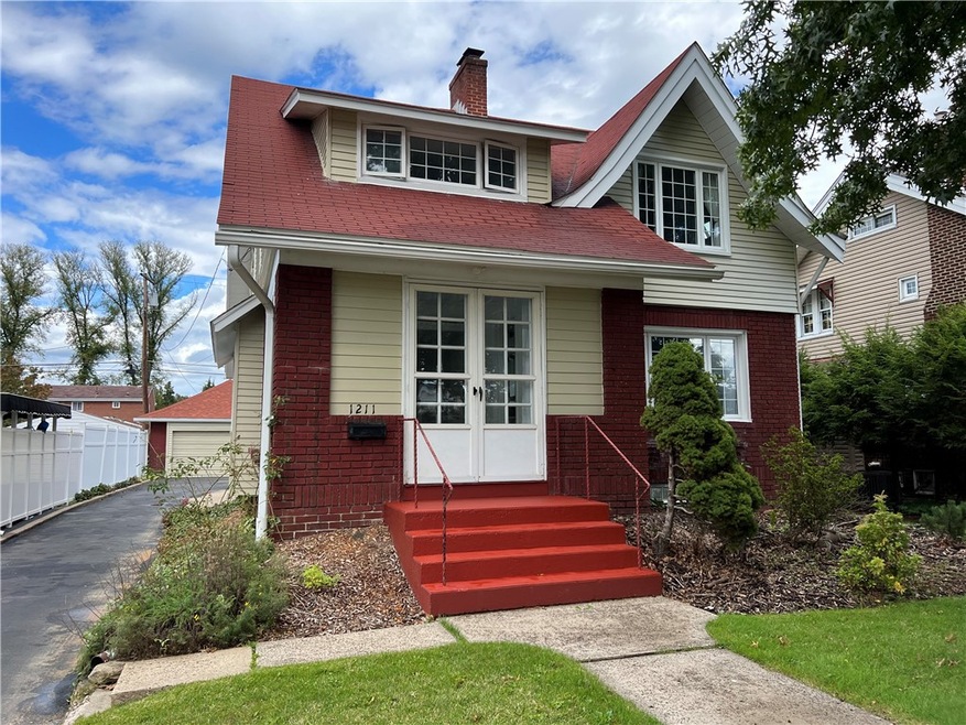 Lovely 3 bedroom in the heart of Natrona Heights.