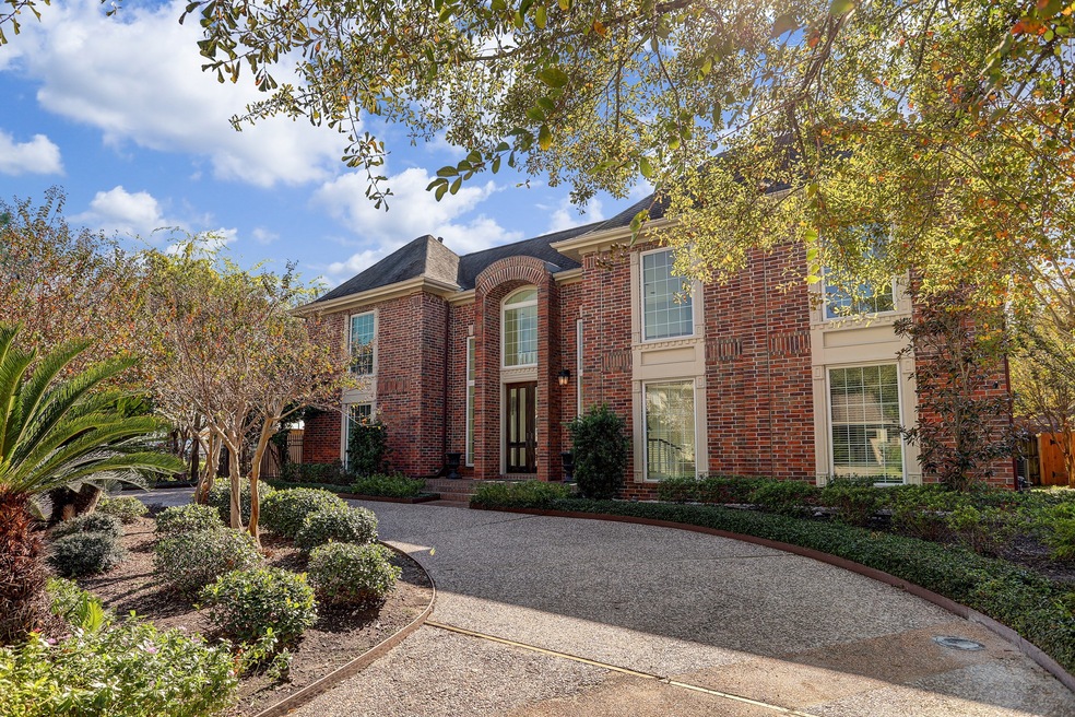 11 Hickory Shadows Dr, Houston, TX 77055 - photo 1