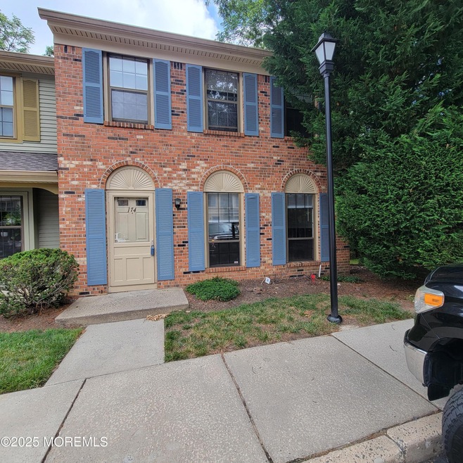 174 Edinburgh Ct, Matawan, NJ 07747 - photo 1