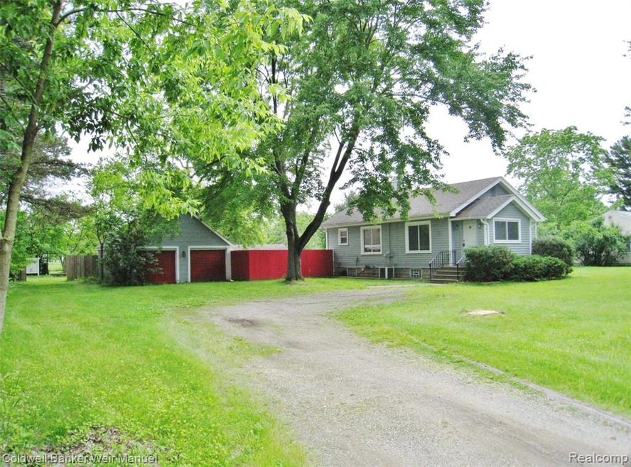 7075 Banks, Waterford, MI 48327 - photo 1