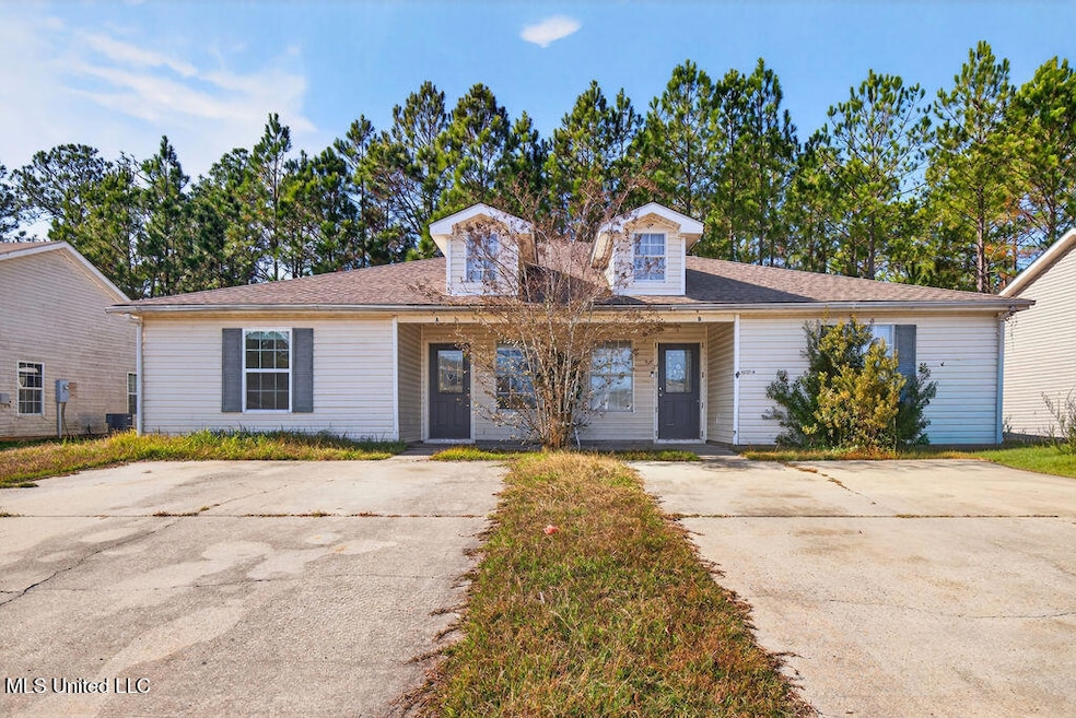 15127 Deer Creek Dr, Biloxi, MS 39532 - photo 1