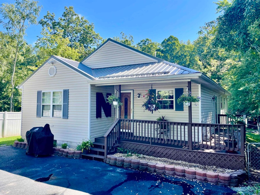 156 Dodge St, Stuarts Draft, VA 24477 - photo 1