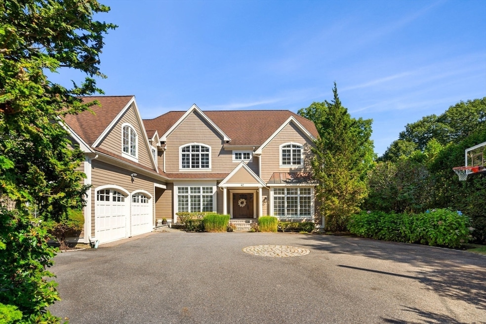 Sold $2,590,000 • Co-Listing Agent