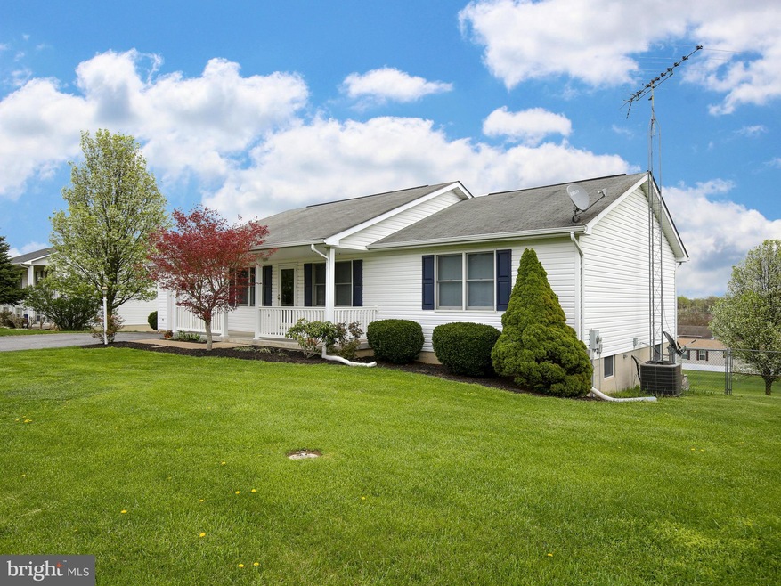 74 Libby Ann Dr, Bunker Hill, WV 25413 - photo 1