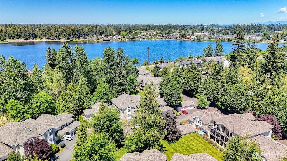 The Silver Lake community. Near Mill Creek Towne Center, shopping, restaurants, and easy freeway access.