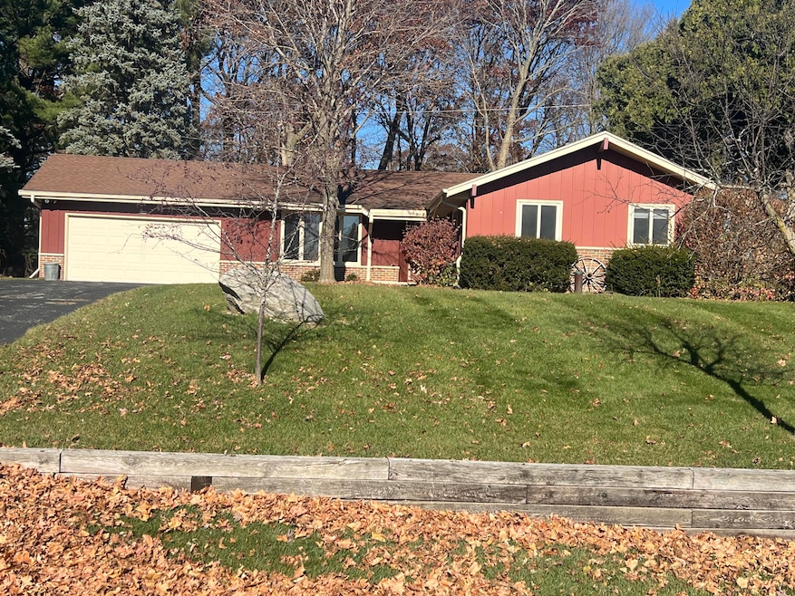 4844 Cedar Hills Dr, Slinger, WI 53086 - photo 1