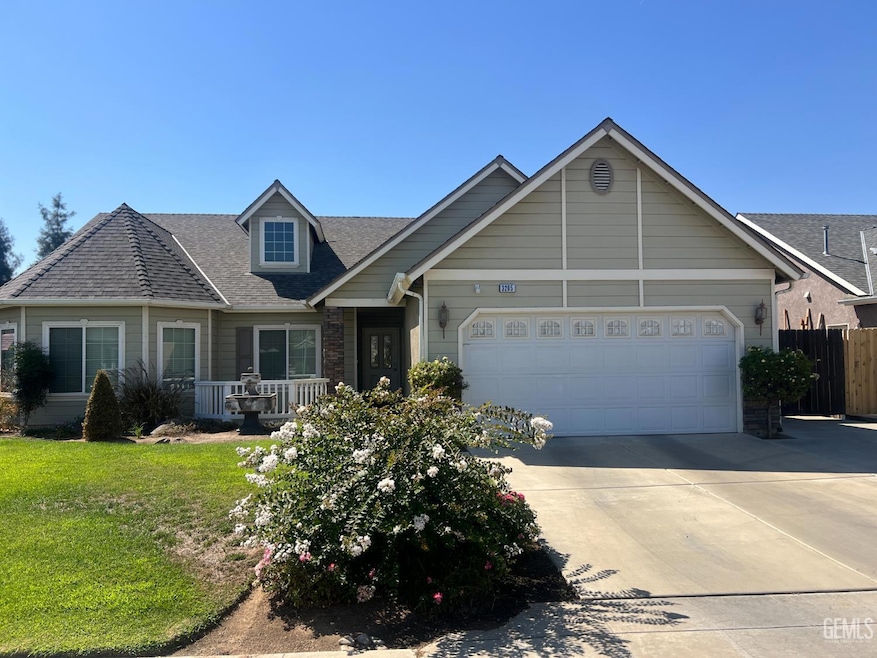 3205 N Dee Ann Ave, Fresno, CA 93727 - photo 1