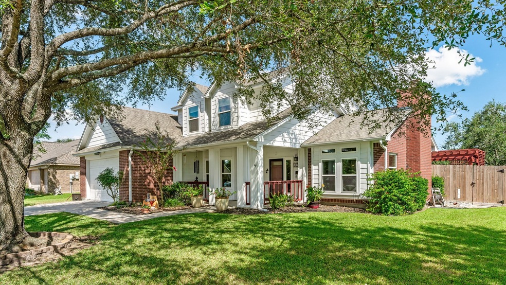 1255 E Adoue St, Alvin, TX 77511 - photo 1