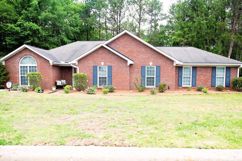 871 Saint Murphys Dr, Columbus, GA 31904 - photo 1