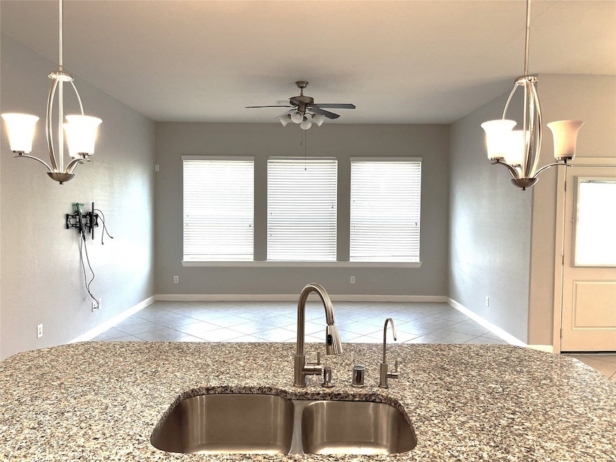 Kitchen Island and breakfast bar.