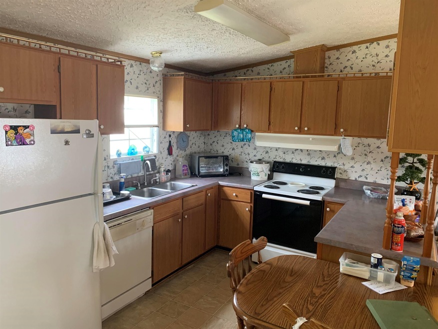 107 Cambridge Dr, Warner Robins, GA 31093 - photo 1