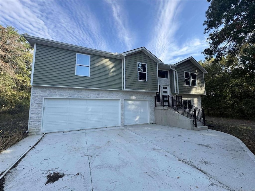 435 NW Division Rd, Centerview, MO 64019 - photo 1