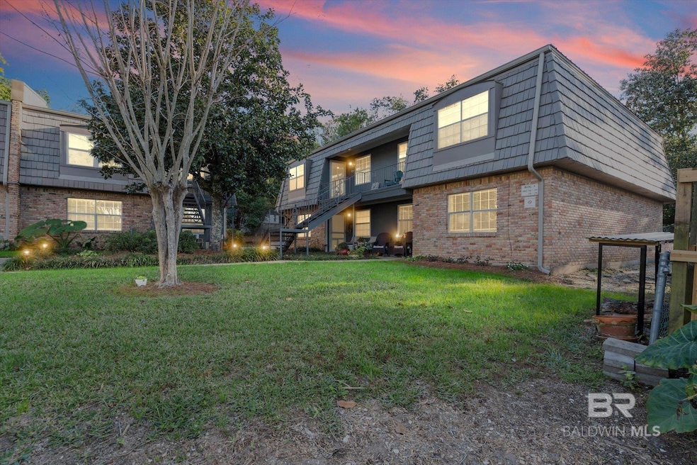 207 S Mobile St unit 218, Fairhope, AL 36532 - photo 1