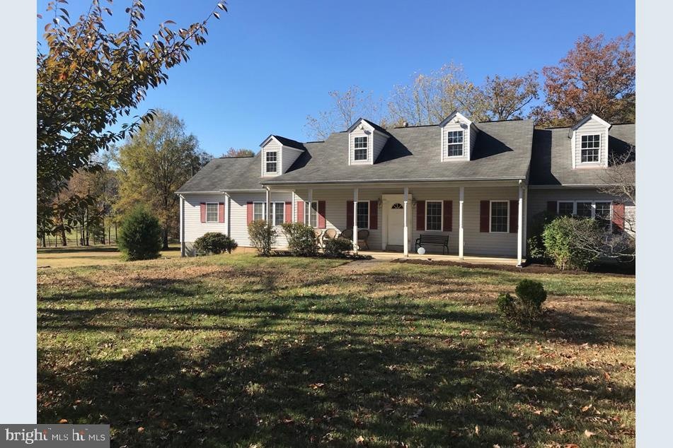 7256 Greenwich Rd unit C, Nokesville, VA 20181 - photo 1