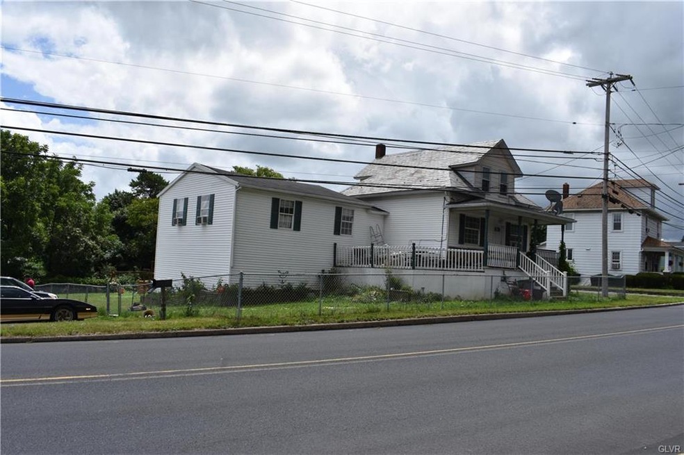 1216 Blue Valley Dr, Pen Argyl, PA 18072 - photo 1