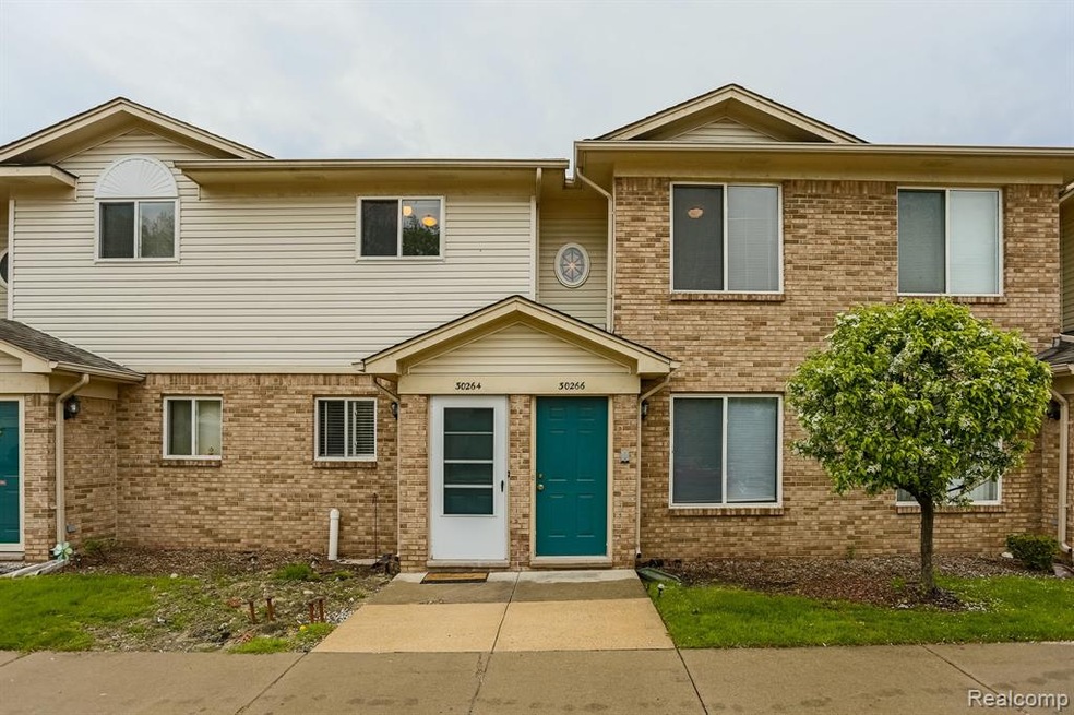 30266 Wedgewood Cir unit 59, Roseville, MI 48066 - photo 1