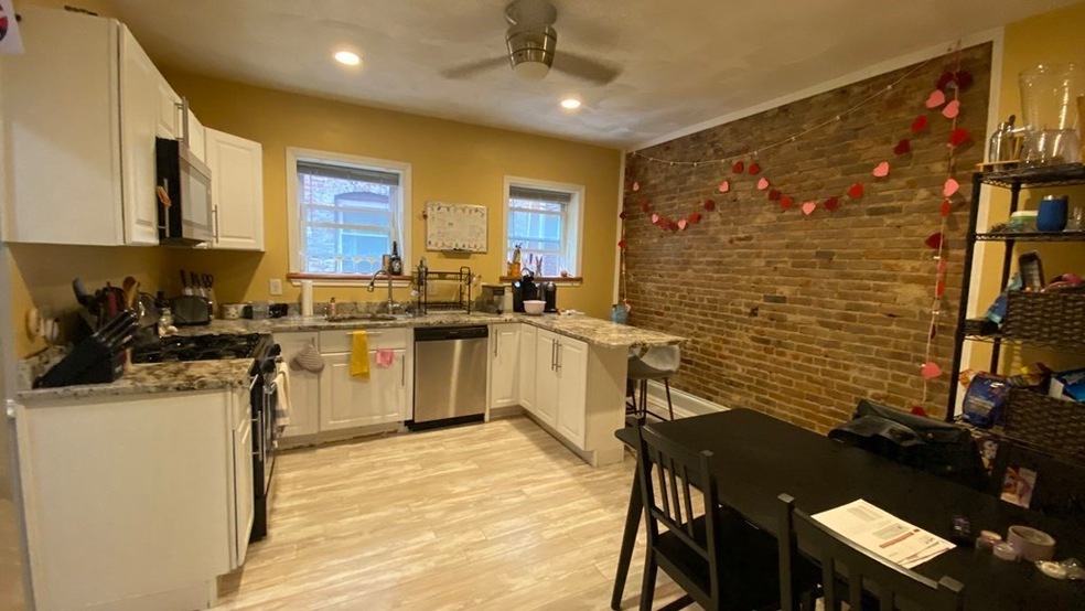 7 Baldwin Place unit 3, Boston, MA 02113 - photo 1