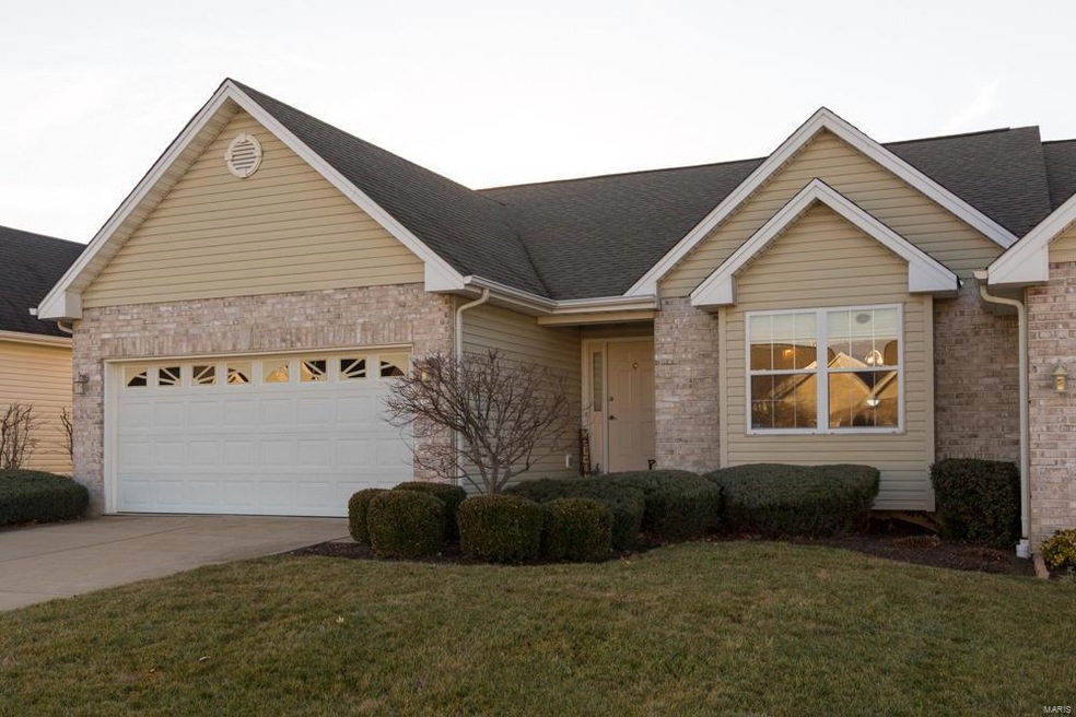 Welcome to 27 Piepers Glen located in the Villas a
