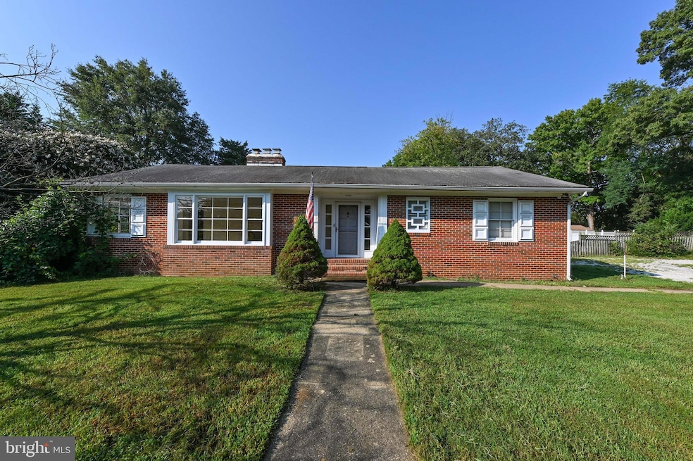 71 Southdown Rd, Edgewater, MD 21037 - photo 1