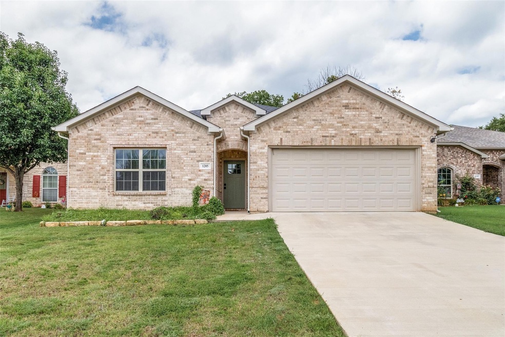 1205 Amsden Cir, Denison, TX 75020 - photo 1