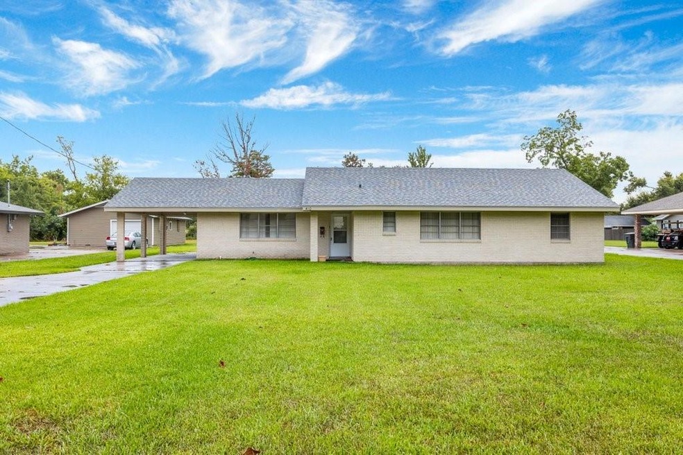 410 W Oak Lane Lake Charles, LA 70605