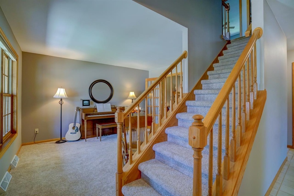 914 Peregrine Trail, Oregon, WI 53575 - photo 1