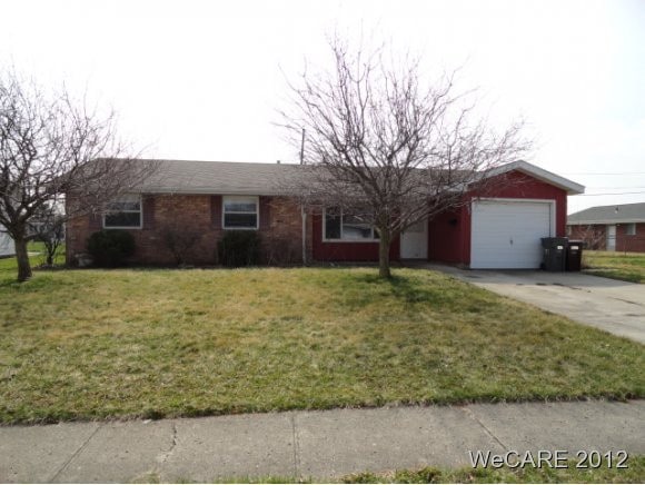 847 Mackenzie Dr, Lima, OH 45805 - photo 1