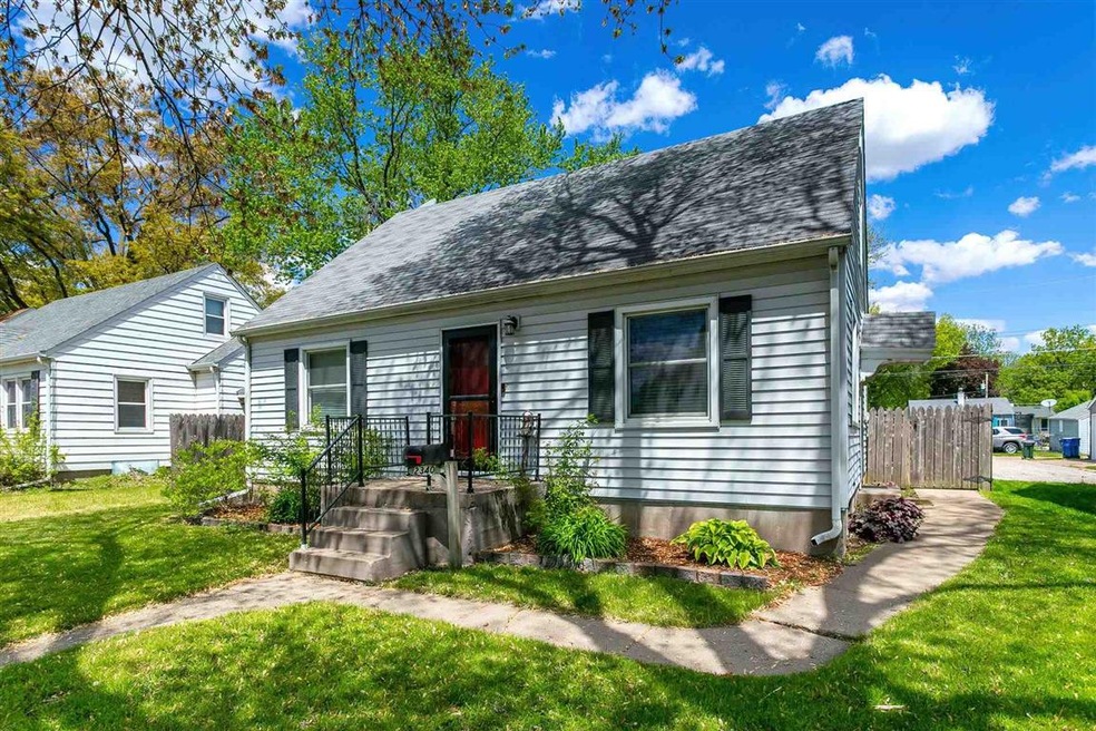 2340 W 10th St, Davenport, IA 52804 - photo 1