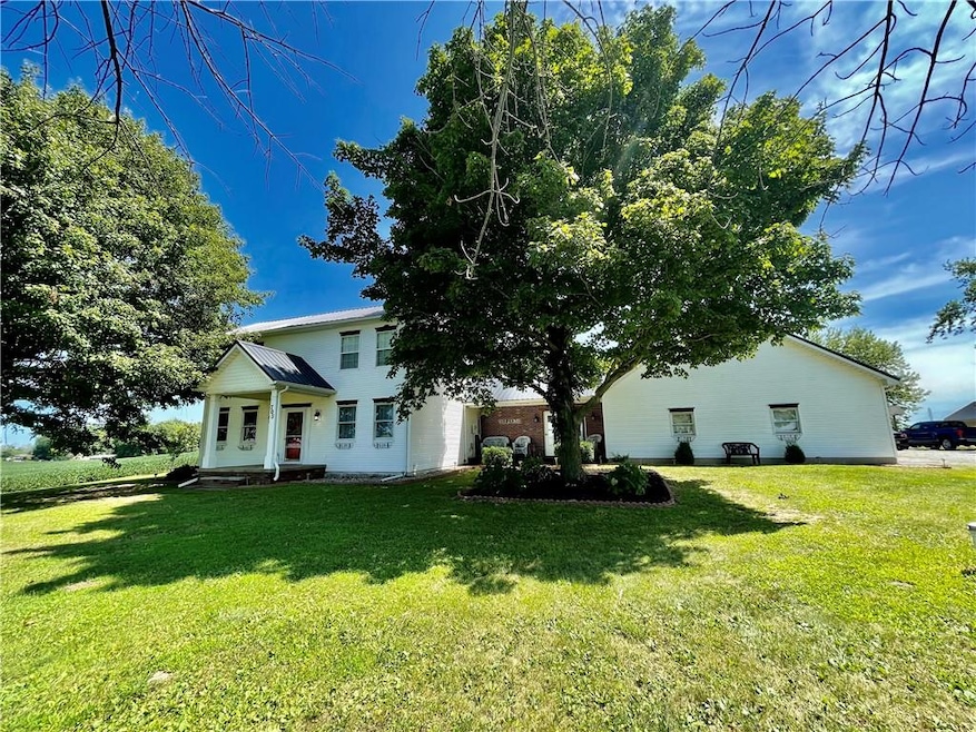 705 S Stringtown Rd, Covington, IN 47932 - photo 1