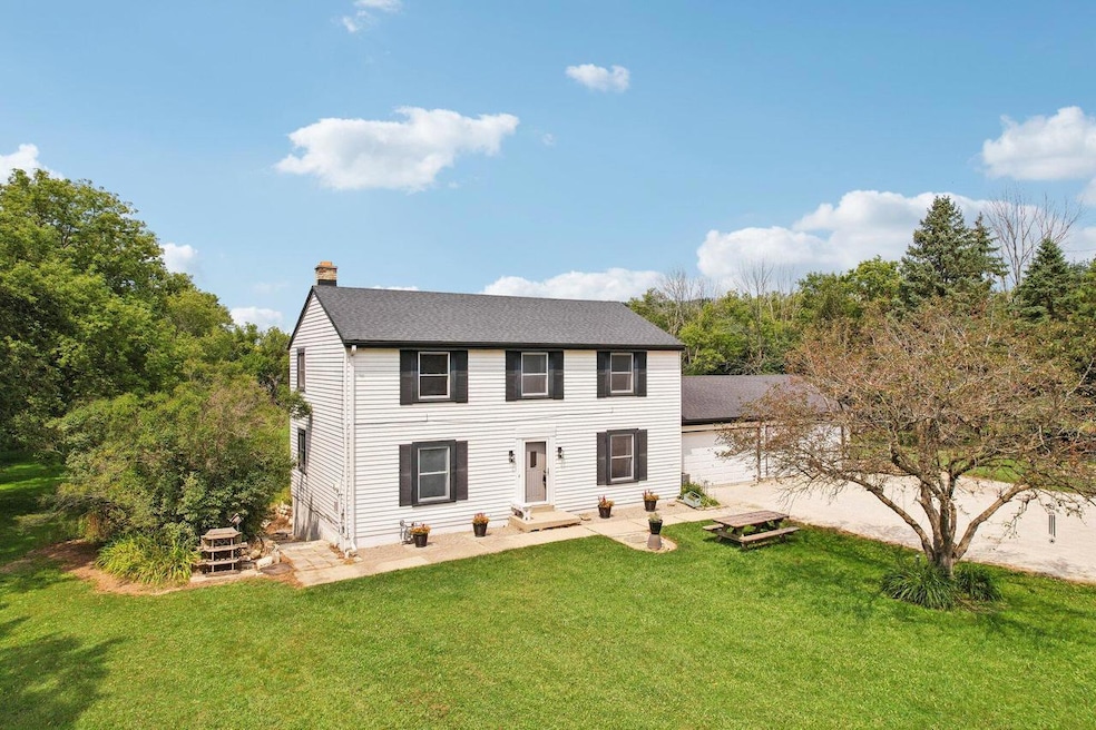 W340N6525 Breezy Point Rd-070
