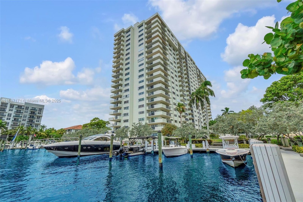 The Tower at Port Royale unit 802, Fort Lauderdale, FL 33308 - photo 1
