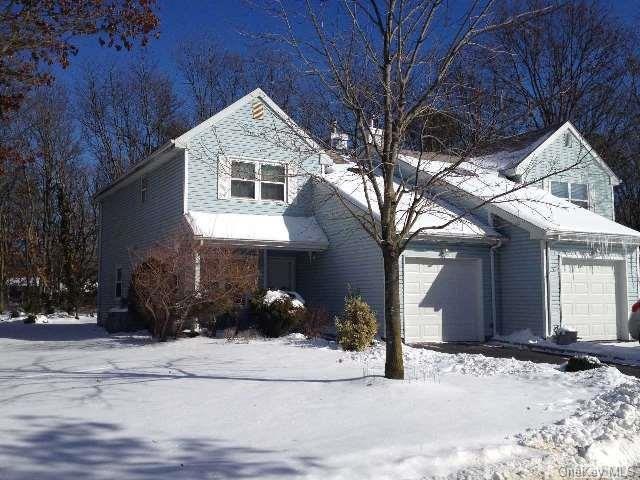 25 Lindsey Ct, Holtsville, NY 11742 - photo 1