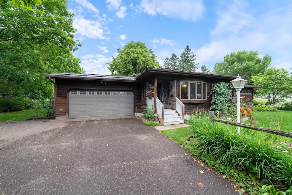 703 Jasper St, Cloquet, MN 55720 - photo 1