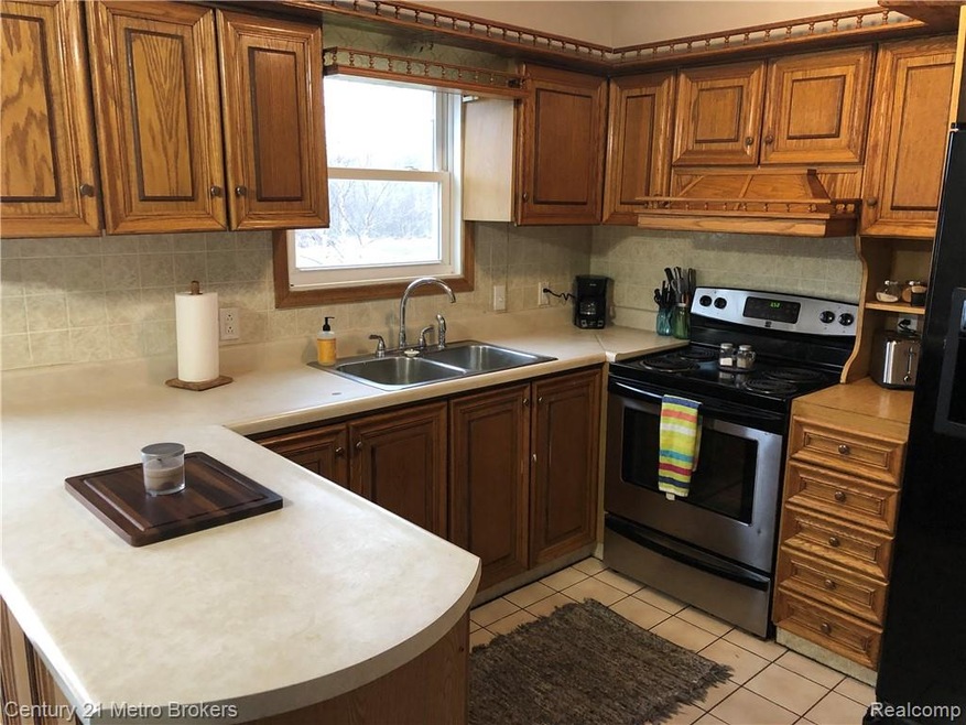 3338 Seymour Rd, Swartz Creek, MI 48473 - photo 1